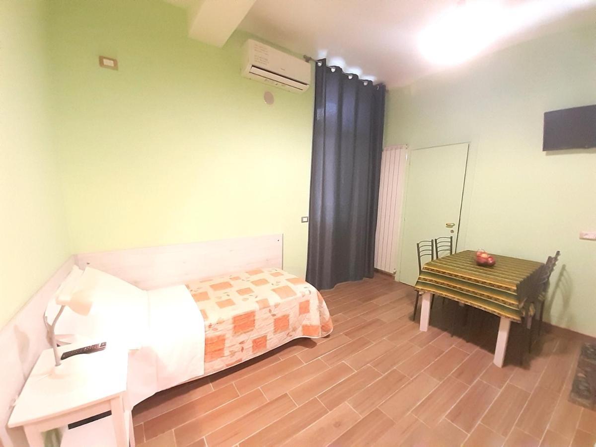 Torino Central-- Rooms And Apartments - Alba Bagian luar foto