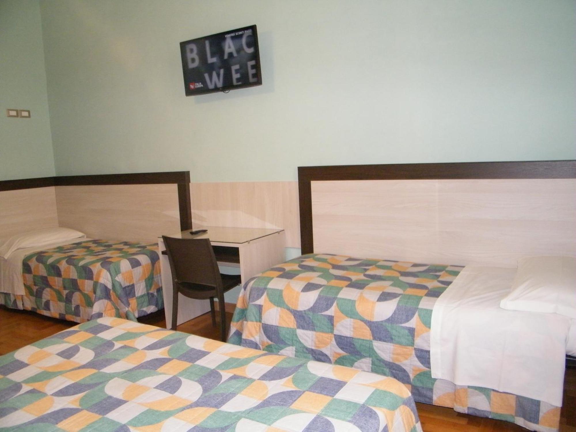 Torino Central-- Rooms And Apartments - Alba Bagian luar foto