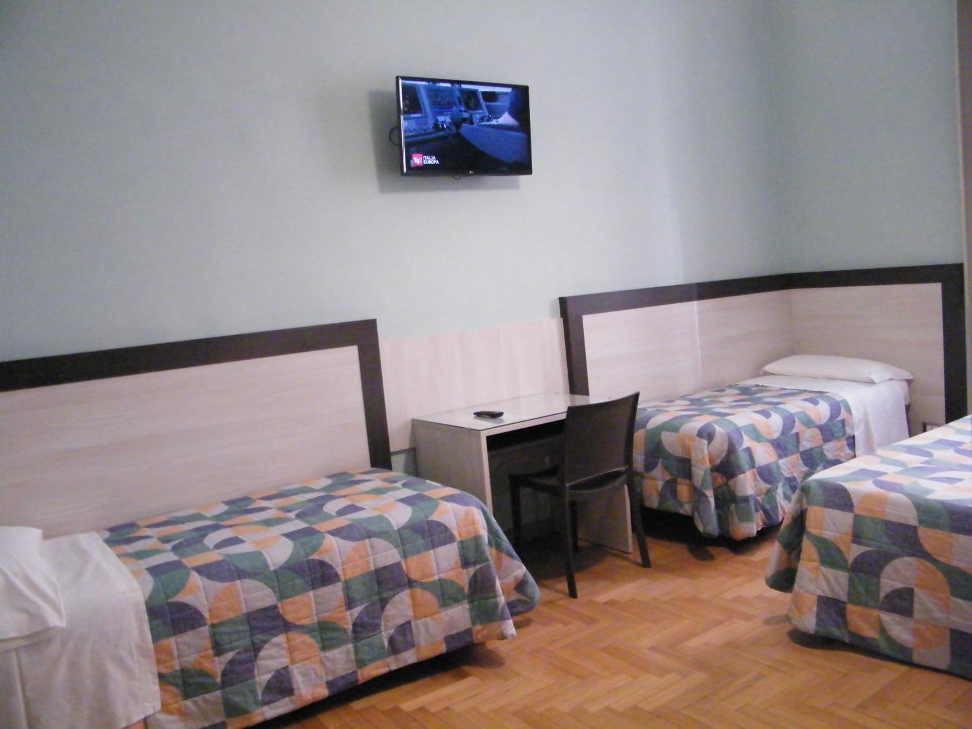 Torino Central-- Rooms And Apartments - Alba Bagian luar foto
