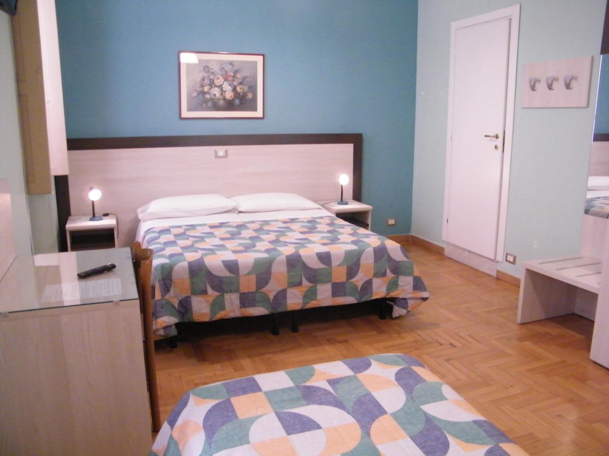 Torino Central-- Rooms And Apartments - Alba Bagian luar foto